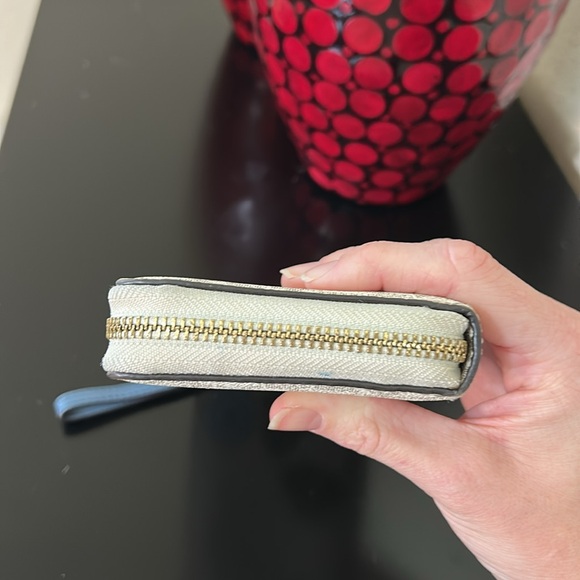 MICHAEL Michael Kors Illustrations Fly Away Travel Continental Wallet - Picture 8 of 16